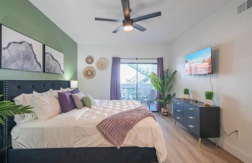 Kierland Apartment | Steps To Shops-Dining-Pool -King Bed -Self Checkin N244