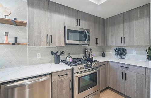 Kierland Apartment | Steps To Shops-Dining-Pool -King Bed -Self Checkin N244