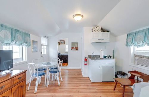 Surf City Cottage | Steps to Surf City Beach: Pet-friendly Cottage!