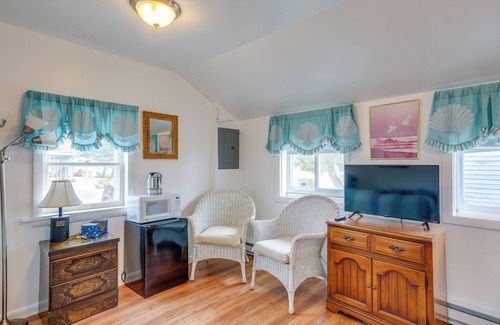 Surf City Cottage | Steps to Surf City Beach: Pet-friendly Cottage!
