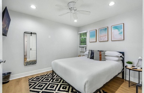 Huntington Beach Bed & Breakfast | Steps to the Beach, Main St. & Pacific City - 1BR