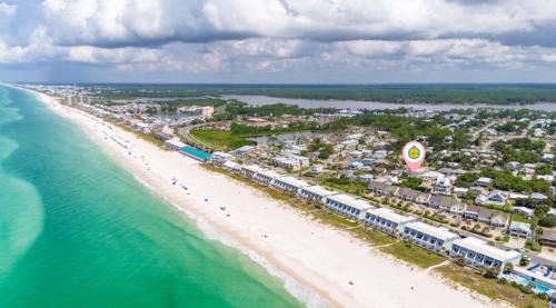 Inlet Beach Heights House | Steps to the beach & close to 30A! Private pool with sundeck & putt putt golf!