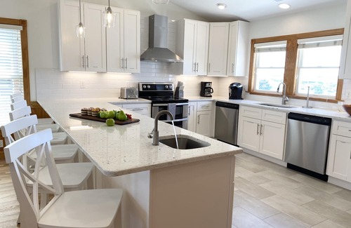 Nags Head House | 💥Steps to the Beach🌊HEATED Pool Included! Elevator⚓Golf Cart💥Ocean Views!