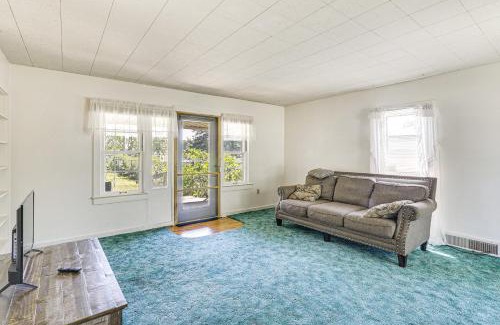 Sterling House | Sterling Home with Patio and Grill 1 Mi to College!