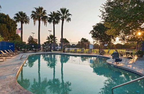 Carlsbad Hotel | Stevens Inn a Howard Johnson by Wyndham