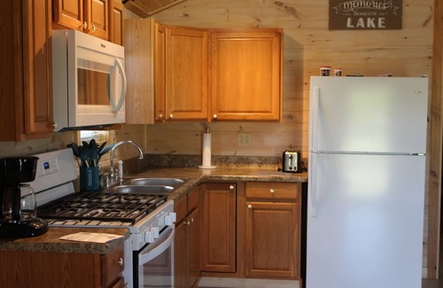 Bradford Cabin | Stevens Lane New Log Cabin - Lamoka Lake - just steps from the water's edge.