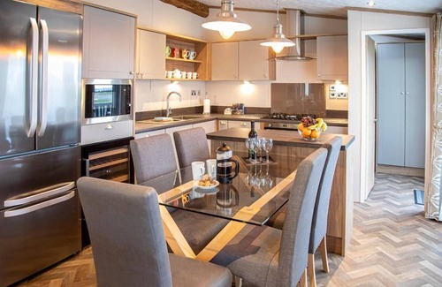 St. Andrews Cottage | Stewarts Resort Lodge 16 - a lodge that sleeps 6 guests in 2 bedrooms