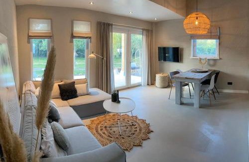 Beers Apartment | Stijlvol huisje met veranda! Tuynloodz A