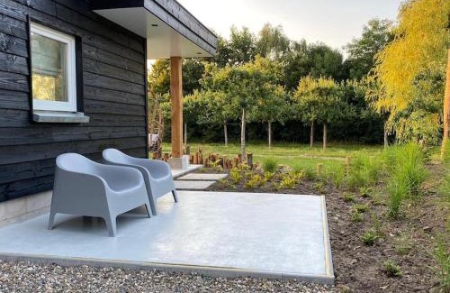 Beers Apartment | Stijlvol huisje met veranda! Tuynloodz C