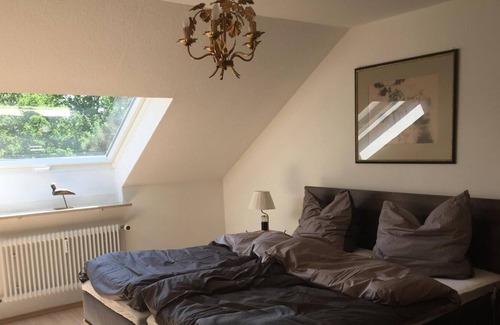 Heinersreuth Apartment | Stillvoll Wohnen mit Fahrradweg zum Festspielhaus