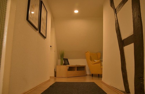 Hoehr-Grenzhausen Apartment | Stilvolle Altbauwohnung, Apartment Aus & zeit