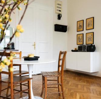 Lend Apartment | Stilvolles Apartment im Zentrum mit Parkplatz