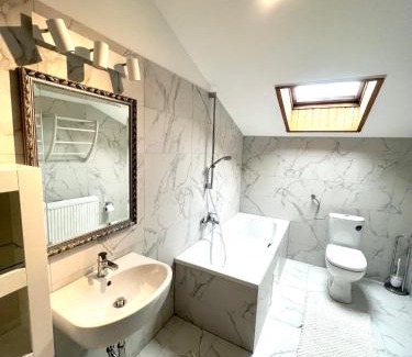 Baden Apartment | Stilvolles Studio- Apartment mit einzigartiger Aussicht
