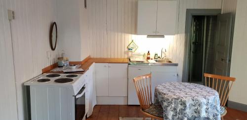 Nacka Bed & Breakfast | Stockholm B&B Cottage