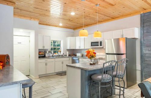 Dunnegan House | Stockton Lake Hideaway Less Than 12 Mile To Lake