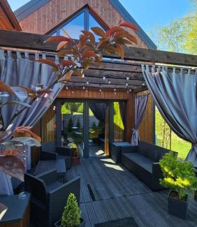 Ustrzyki Dolne Apartment | Stodoła Orłów - Domek z Jacuzzi na wyłączność