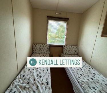 Selsey House | Stoke Clump (Green Lawns)