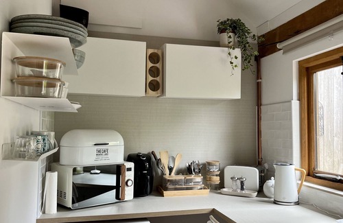 Saint Briavels Apartment | Stone-built, modernised, well-equipped courtyard studio in village location