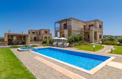 Rapaniana Villa | Stone Built Private villa Emerald with pool, 30m to Beach & BBQ!