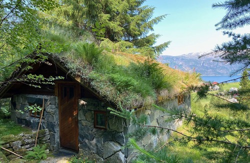 Hoyanger Cabin | Stone cabin, sleeps 2-4, with traditional grass roof. Self catering.