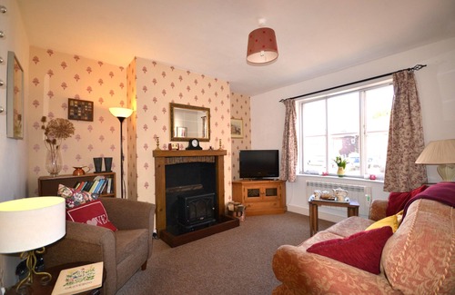 Petham Cottage | Stone Cottage - a cottage that sleeps 3 guests in 2 bedrooms