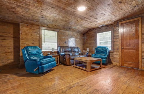 McCalla Cabin | Stone Cottage Convenient to UA, Hoover Met, Golf