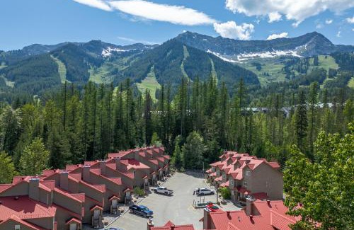 East Kootenay Apartment | Stone Creek by StayIn
