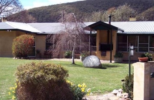 Duckmaloi House | Stone Hedge - large country house, near Oberon