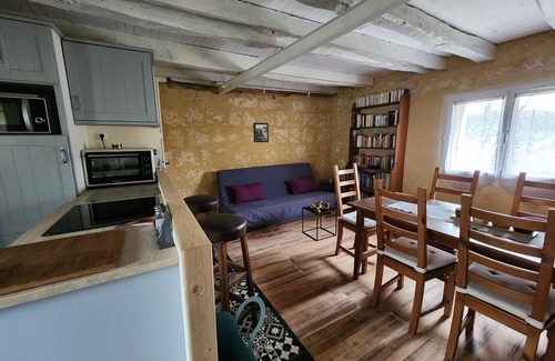 Couze-et-Saint-Front House | Stone house in the heart of a Périgord village
