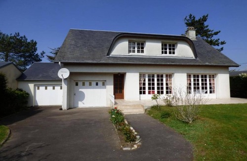 Plouhinec House | Stone House in Kersiny near the Beach