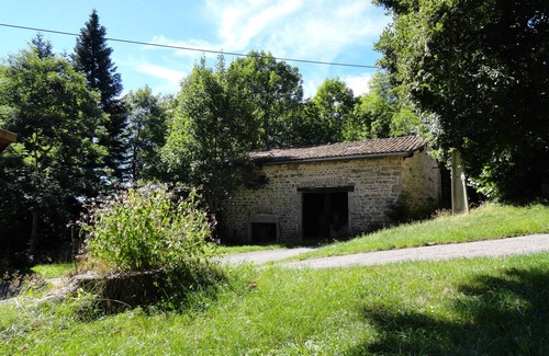 Vollore-Montagne House | Stone house in Auvergne with a renovated interior
