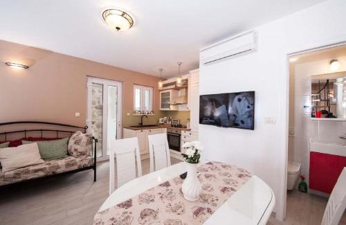 Podgora House | Stone House in Podgora with Sea Views