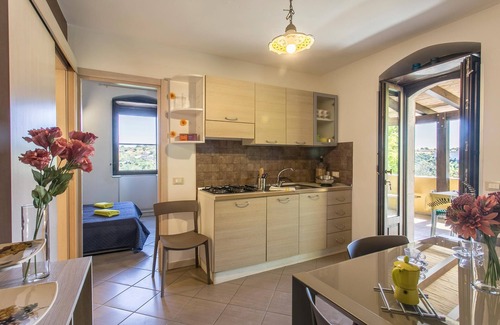 Pietre Nere San Zagaria House | Stone house in the middle of the characteristic landscape around Modica.