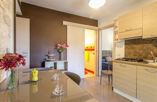 Pietre Nere San Zagaria House | Stone house in the middle of the characteristic landscape around Modica.