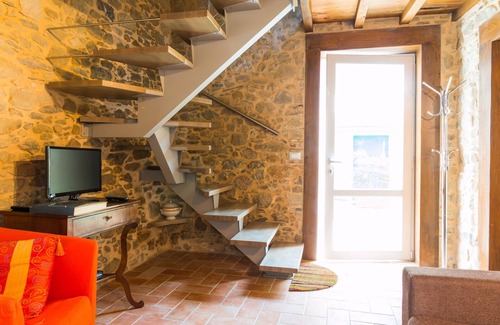 San Rocco in Turrite Villa | Stone house restored for 2-4 in a village not far from Tuscan cities of arts