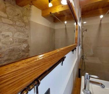 Lozisca House | Stone House Sprtini