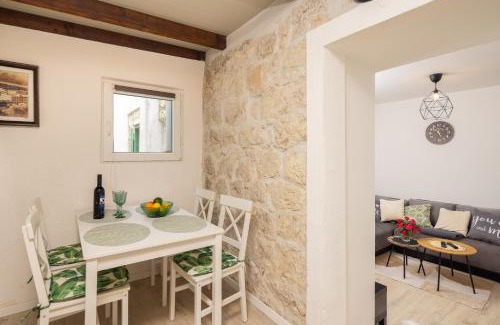 Omis Apartment | Stone Pearl Apartment