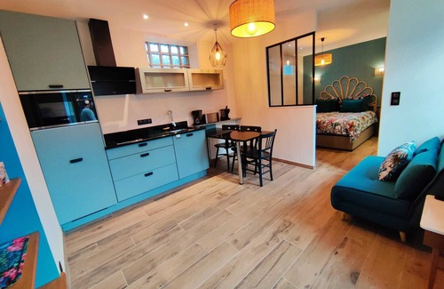 Droue-sur-Drouette Cottage | Stone studio in the grounds of "La Closerie" guest house