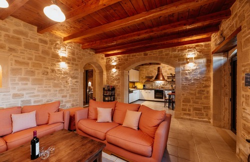 Atsipópoulon Villa | Stone villa with pool & fantastic sea views (with special autumn offers)