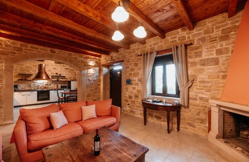 Atsipópoulon Villa | Stone villa with pool & fantastic sea views (with special autumn offers)