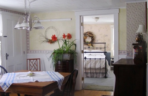 Williamstown Cottage | Stonecutter's Cottage In Secluded Country Setting at Head of Williamstown Gulf