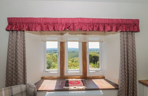 Stoke-sub-Hamdon Cottage | STONECUTTER'S COTTAGE, pet friendly in Stoke-Sub-Hamdon, Somerset