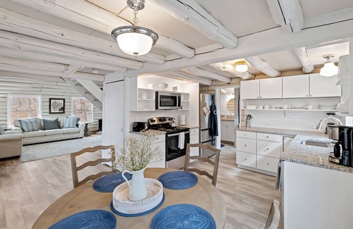 Cobham Cabin | Stonemont Farm Cabin - in Keswick by VIneyards!