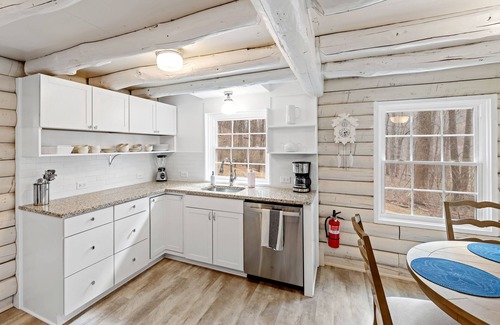 Cobham Cabin | Stonemont Farm Cabin - in Keswick by VIneyards!