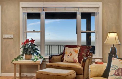 Independence Square Apartment | Stones Throw Beachfront Premier Suite #4 VIEWS