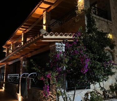 Himare Hotel | Stonevilla Buta