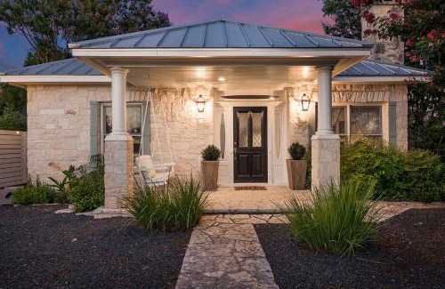 Stonewall House | Stonewall Main Haus - Sleeps 6