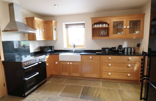 Midhopestones Cottage | STONEYCROFT BARN, family friendly, with a garden in Midhopestones