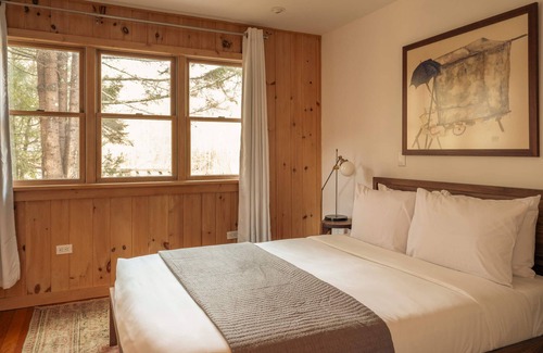 Lanesville House | Stony Clove by Summer - Artisan Cottage with Hot Tub