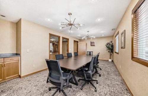 Stony Plain Hotel | Stony Plain Inn & Suites
